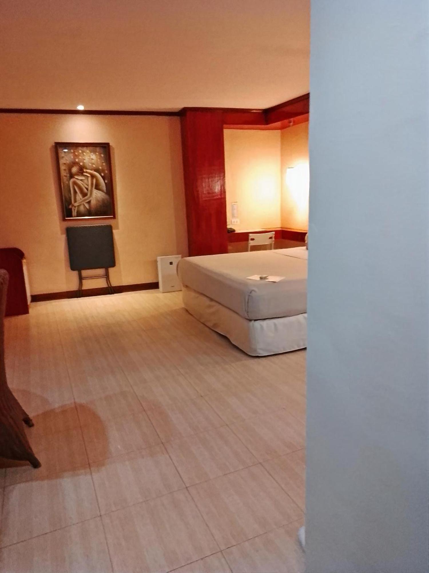 Cebu Dulcinea Hotel And Suites-Mactan Airport Hotel Lapu-Lapu City Exteriér fotografie
