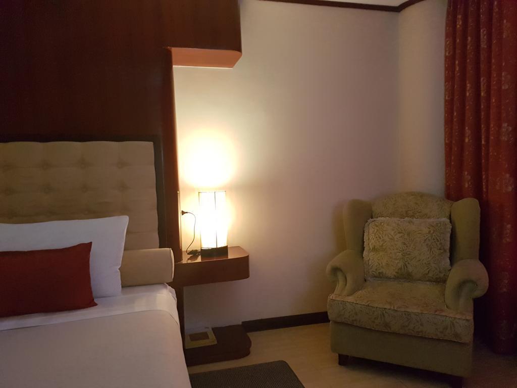 Cebu Dulcinea Hotel And Suites-Mactan Airport Hotel Lapu-Lapu City Exteriér fotografie
